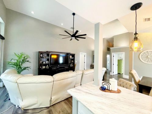 6226 Greenspointe Dr, Boynton Beach FL  33437-4914 exterior