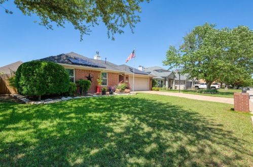 713 Windridge Ln, Burleson, TX 76028-7402