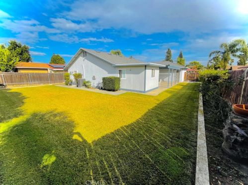 686 Wisteria Ave, Rialto CA  92376 exterior