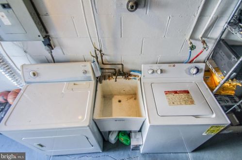 6503 Guyer Ave, Philadelphia PA 19142-2808 exterior