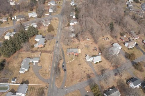 11 Peter Parley Row, Kensington CT  06037-3123 exterior
