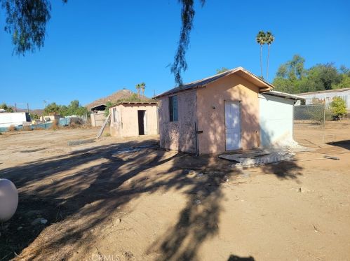 27390 Peach St, Perris CA  92570-8604 exterior