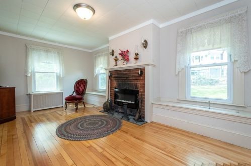 6 Davis Way, Worcester MA  01604-1314 exterior