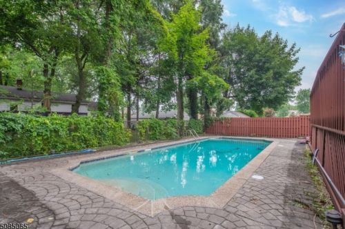 23 Overlook Ave, West Paterson NJ  07424-1967 exterior
