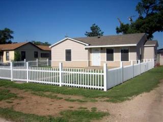 406 1st St, Farwell, TX 79325-5660