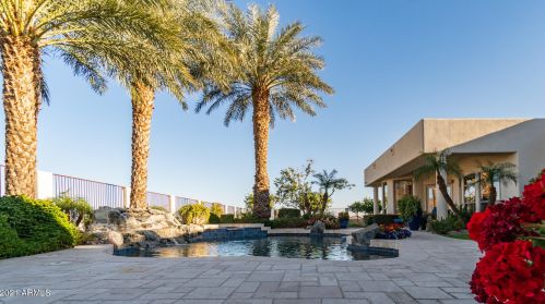 15645 7 St, Phoenix AZ 85014-4142 exterior