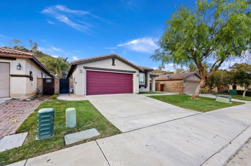 29205 Sunswept Dr, Lake Elsinore CA  92530-7247 exterior