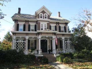 228 Mansfield St, Belvidere, NJ 07823-1827