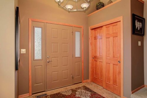 3626 Oak Valley Ln, Waukesha, WI 53188-2537