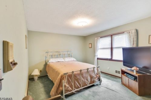 523 Hidden Holw, Scotch Plains NJ  07076-2027 exterior