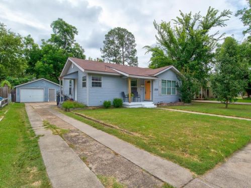2725 Halbert St, Fort Worth, TX 76112-5530