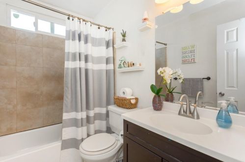 288 Lustrosos St, Oceanside CA  92057-5237 exterior