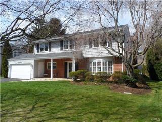 68 Rolling Wood Dr, Stamford, CT 06905-2327