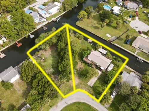 7235 Cobia Ln, Port Richey, FL 34667-3270