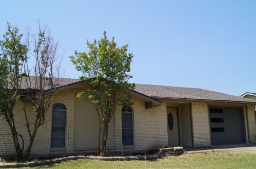 1016 Stone Trail Dr, Plano, TX 75023-7224