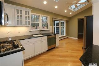 44 Woodfield Ave, Northport NY  11768-2441 exterior