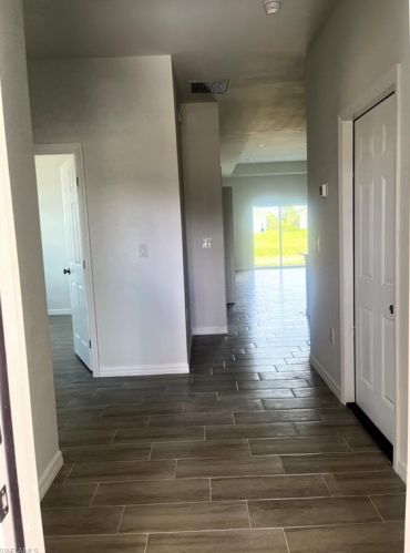 201 Hightower Ave, Lehigh Acres, FL 33973-1631