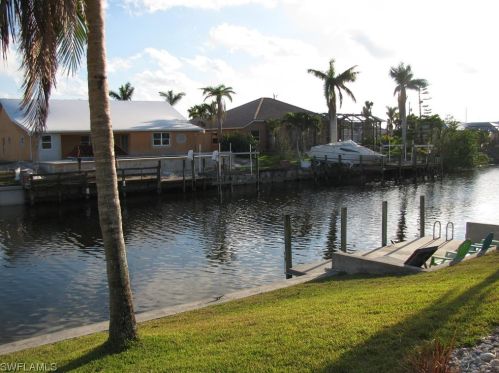 2112 28th St, Cape Coral, FL 33914-3952