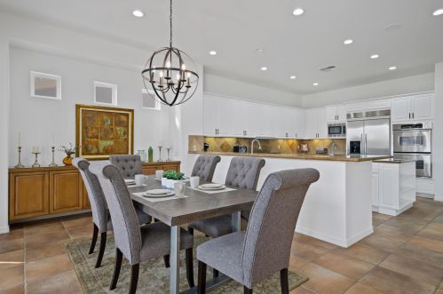 56430 Muirfield Vlg, La Quinta CA  92253-7648 exterior