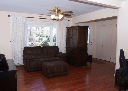 104 Dorchester Rd, Hauppauge, NY 11779-1654