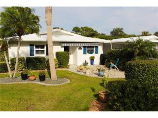 211 Fair Winds Dr, Nokomis, FL 34275-2526