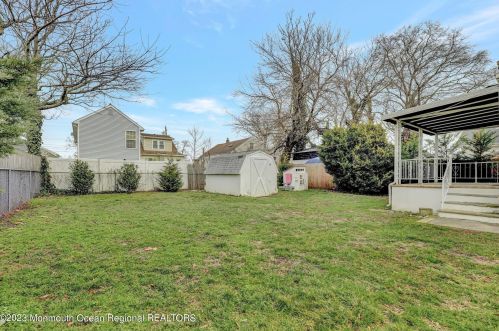 127 Cedar Ave, Middletown NJ  07748-5503 exterior