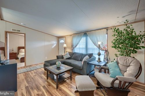 251 Buttercup Dr, Smithville PA  17560-9612 exterior