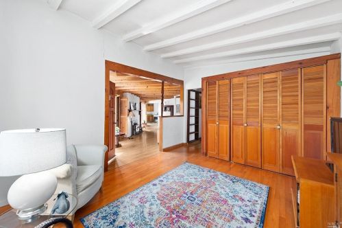 1233 Gloria Dr, Santa Rosa CA 95407-7483 exterior