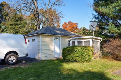 162 Prigmore St, East Brunswick NJ  08816-3176 exterior