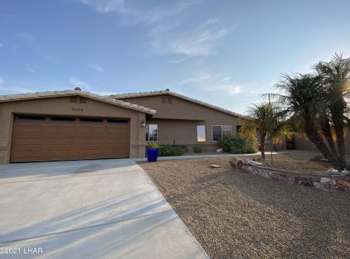 3329 Lark Ln, Lake Havasu City, AZ 86406-4111