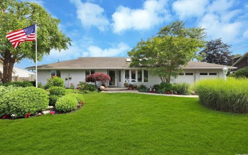 20 Kittiwake Ln, Babylon, NY 11702-4215