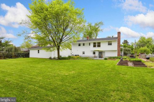 608 Parry Rd, Riverton NJ  08077 exterior
