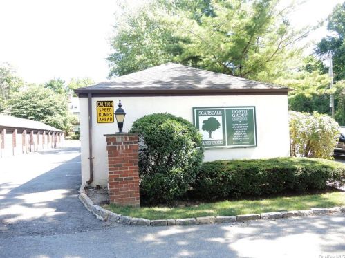 11 Campus Pl, Scarsdale NY  10583-1516 exterior