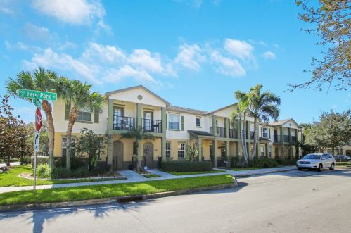2190 Fern Park Dr, Fort Pierce, FL 34952-8008