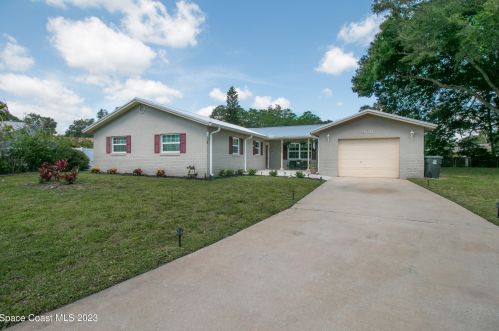 988 Carolina Cir, Titusville, FL 32796-2078