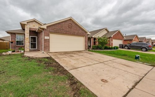 2121 Sweetwood Dr, Fort Worth, TX 76131-1280