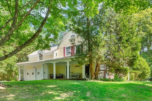 2688 Crompond Rd, Yorktown Hgts NY  10598-3130 exterior