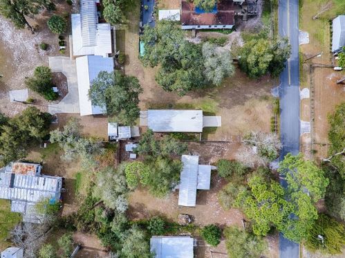 17320 65th Ln, Ocklawaha FL  32179-3220 exterior