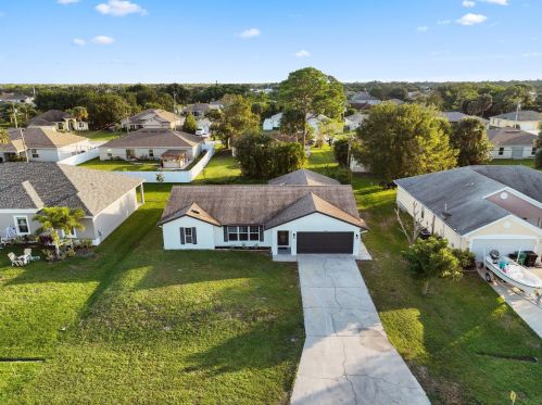 998 Firestone Ave, Fort Pierce, FL 34953-3601