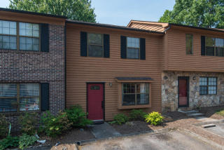 1223 Crest Brook Dr, Knoxville, TN 37923-1743