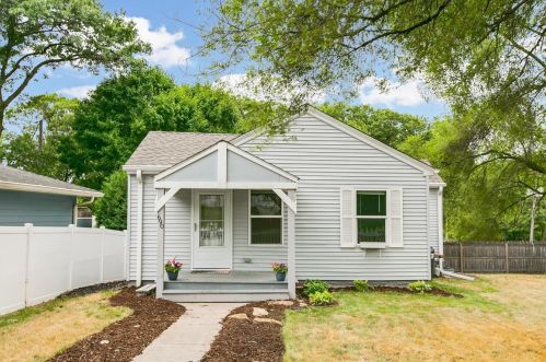 690 13th Ave, Saint Paul, MN 55112-4220