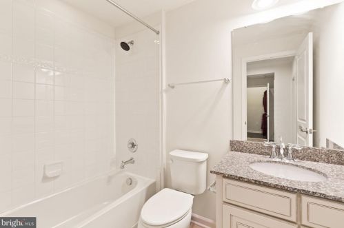 7542 Brunson Cir, Gainesville VA  20155 exterior