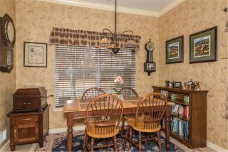 136 Willow Wood Dr, Oakdale, NY 11769-1628