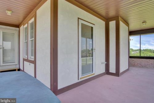 11 Thrush Dr, Carlisle PA  17015-7653 exterior