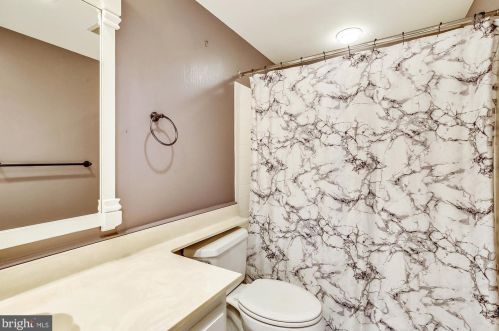 7827 Mulberry Bottom Ln, Springfield VA  22153-2314 exterior