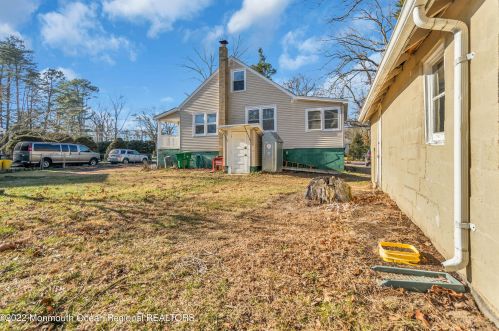 237 Cassville Rd, Jackson Twp NJ  08527-4717 exterior