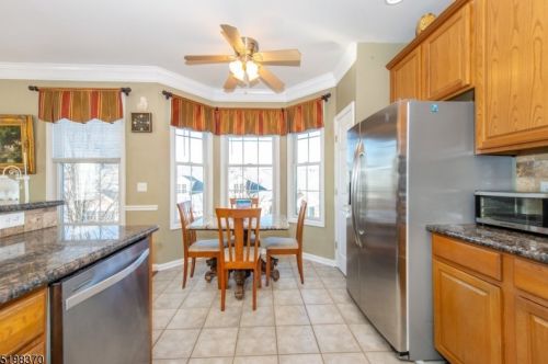 24 Silicon Dr, West Paterson NJ  07424-4225 exterior