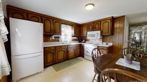 51 Joyce Ct, Milford, CT 06461-1818