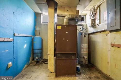 13070 Old Valley Pike, Edinburg VA  22824-3144 exterior