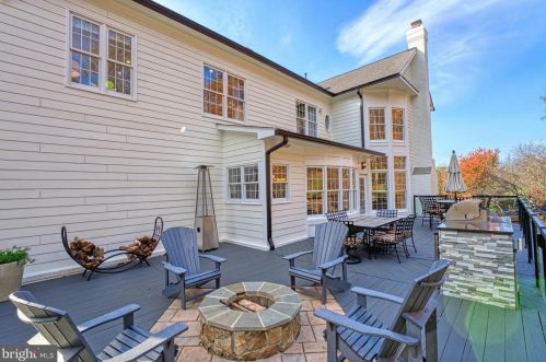 40280 Spectacular Bid Pl, Leesburg VA  20176-7173 exterior